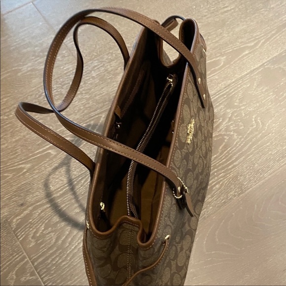 Coach logo drawstring logo shoulder bag - Picture 9 of 15